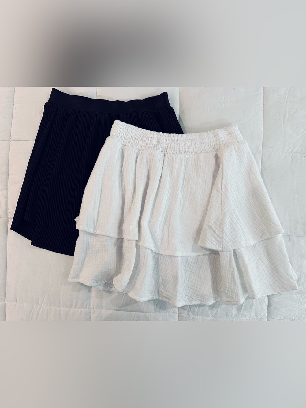 🖤🤍 Girls Skirt Bundle- Size L